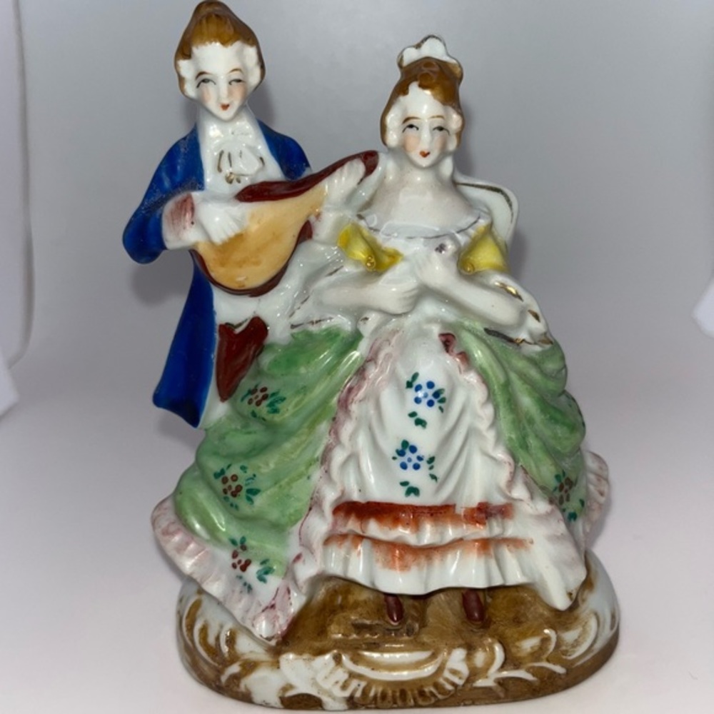 Vintage‎ Made in Occupied Japan Colonial Couple Figurine